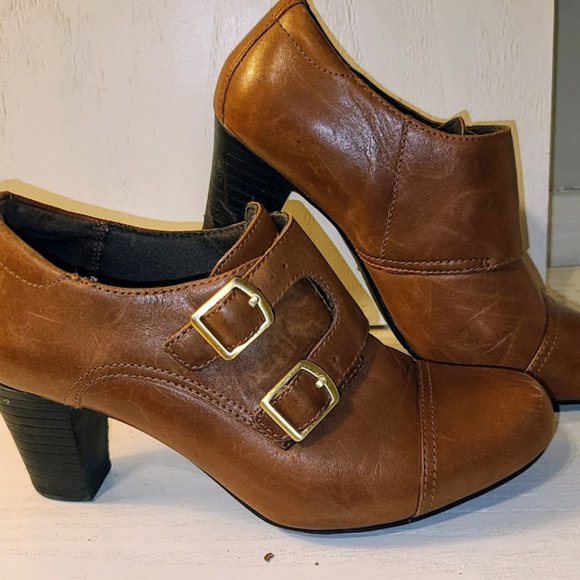 Clarks | Shoes | Womens Brown Clarks 